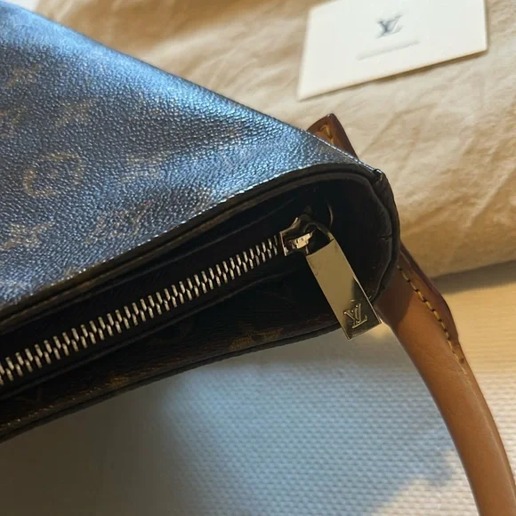 ✨Louis Vuitton Monogram Canvas Looping GM✨ - Picture 4 of 10